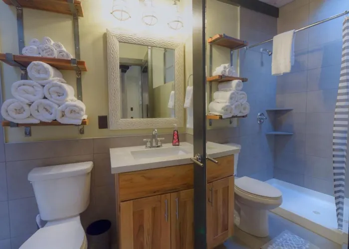 Holiday home Destination Oak Creek 5 - With Shared Patio *